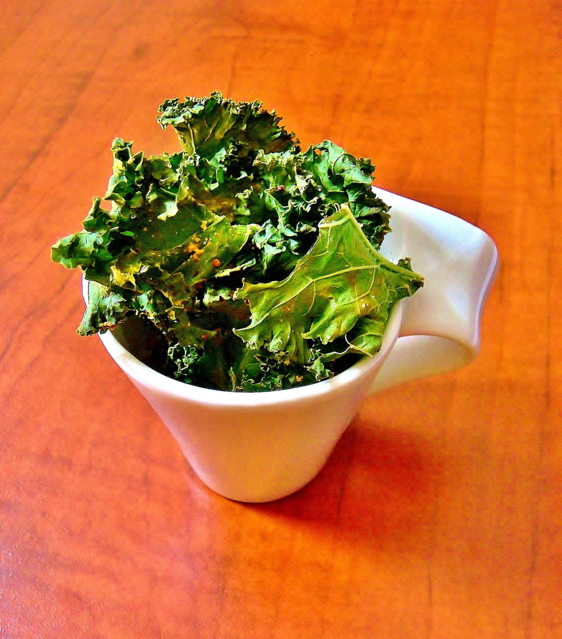 Lemon garlic kale chips